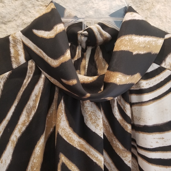 Gorgeous Summer Zebra Top!!🦓⭐🦓 - Picture 4 of 7